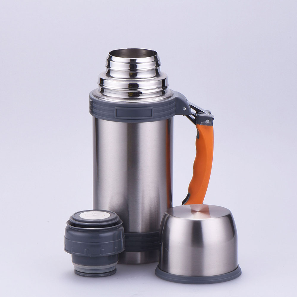 takeya red water bottle
